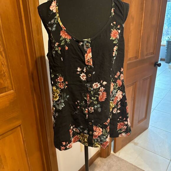 Torrid Size 1 Floral Peplum Tank Top - Picture 1 of 7